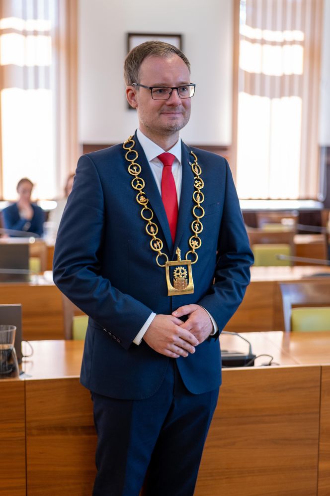 Zaprzysiężenie nowego prezydenta Zabrza. Kamil Żbikowski złożył ślubowanie i zwrócił się do mieszkańców