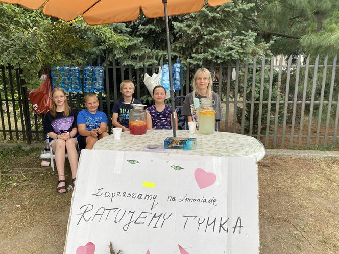 Sprzedają lemoniady, by wesprzeć zbiórkę chorego Tymka