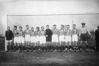 Tak kiedyś wyglądały derby Krakowa. Święta Wojna na starych zdjęciach! 