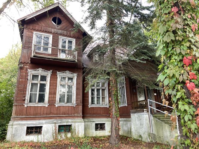 Modrzewiowy dom w Brodach