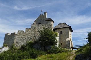 Ten zamek to prawdziwa perła na Szlaku Orlich Gniazd. Jego wnętrza rozbudzają wyobraźnię!