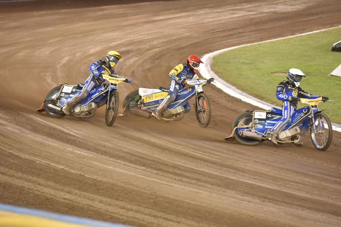 PRES Grupa Deweloperska Toruń - Bayersystem GKM Grudziądz, zdjęcia Motoareny. Fotorelacja z trybun i toru
