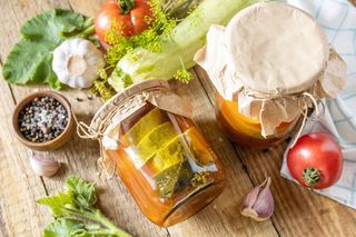 Cukinia po meksykańsku do słoików – aromatyczna, lekko pikantna i idealna na zimowe obiady