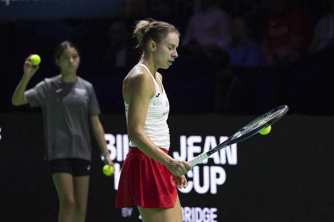 Billie Jean King Cup 2024. Trwa mecz Polska - Hiszpania. Za nami dramatyczny mecz Magda Linette - Sara Sorribes Tormo. Poznanianka górą!