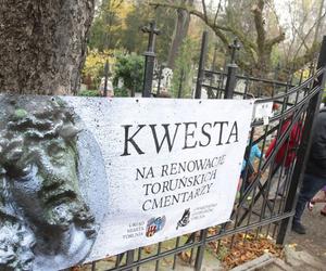 20. kwesta na cmentarzu św. Jerzego w Toruniu. Na miejscu m.in. prezydent Michał Zaleski i koszykarz Aaron Cel