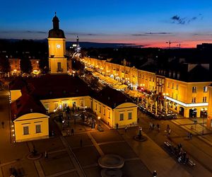 Piękne stare rynki w województwie podlaskim. TOP 5 miejsc według AI