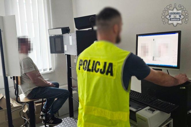 Nożownik z Zawiercia złapany, kiedy spał z siekierą. Wcześniej zaatakował nożem