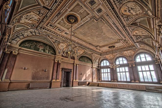 Szkoła Realna w Sosnowcu: Przepiękne wnętrza zabytkowego budynku ZDJĘCIA