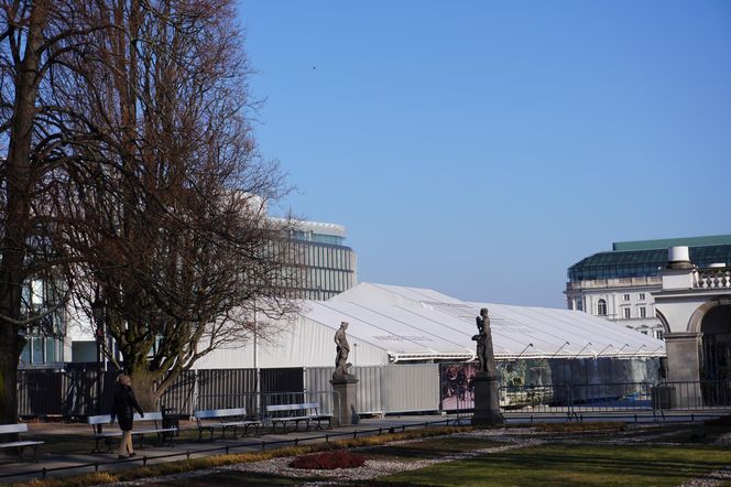 Tak obecnie wygląda plac budowy Pałacu Saskiego