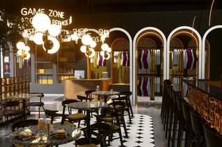 Arcade Bee w Unity Center