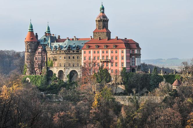 Najlepsze zamki i pałace w Polsce wybrane. Które warto zobaczyć? Najwyżej oceniane obiekty