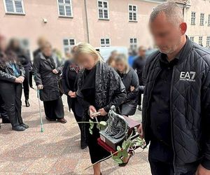 Tłumy na pogrzebie tragicznie zmarłej Mai. Kościół w Działdowie wypełniony po brzegi