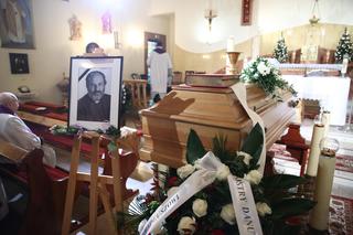 Pogrzeb ks. Isakowicza-Zaleskiego. Tak żegnają zmarłego kapłana