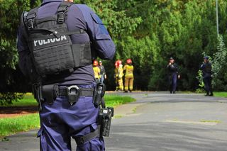 Pilna akcja służb przy Senacie. Na trawniku leżał „bezzałogowy statek powietrzny”