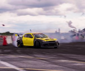 SkillZone Festiwal - motoryzacyjne emocje na lotnisku w Mielcu