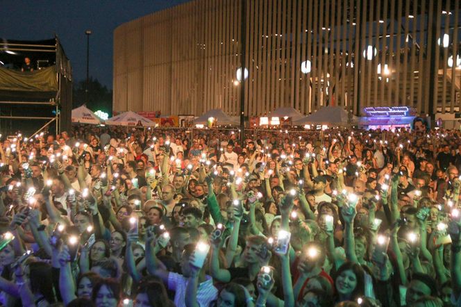 Sosnowiec Fun Festival. Publiczność szaleje przed sceną