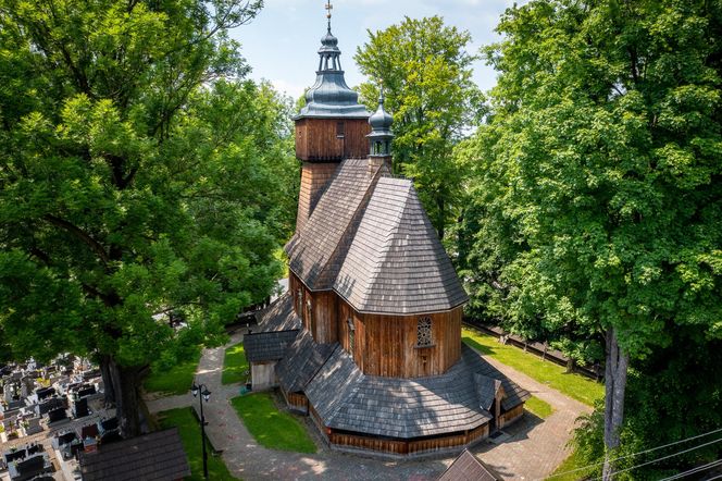 Drewniany kościół parafialny pod wezwaniem Podwyższenia Krzyża Świętego w Starej Wsi