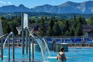 Słynne termy na Podhalu wprowadzają opłatę za parking. Turyści grzmią: skok na kasę