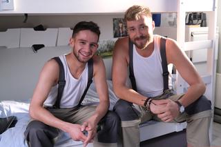 M jak miłość odc. 1667 po wakacjach. Mateusz (Krystian Domagała),jego przyjaciel Rafał Kulesza (Łukasz Twardowski)