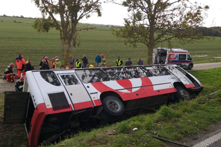 Wypadek autobusu z dziećmi! Są ranni [ZDJĘCIA]