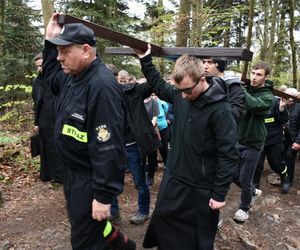 Droga krzyżowa Nowa Słupia - Święty Krzyż. 18 kwietnia 2025