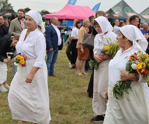 Korowód dożynkowy na dożynkach wojewódzkich 2025 w Świdniku