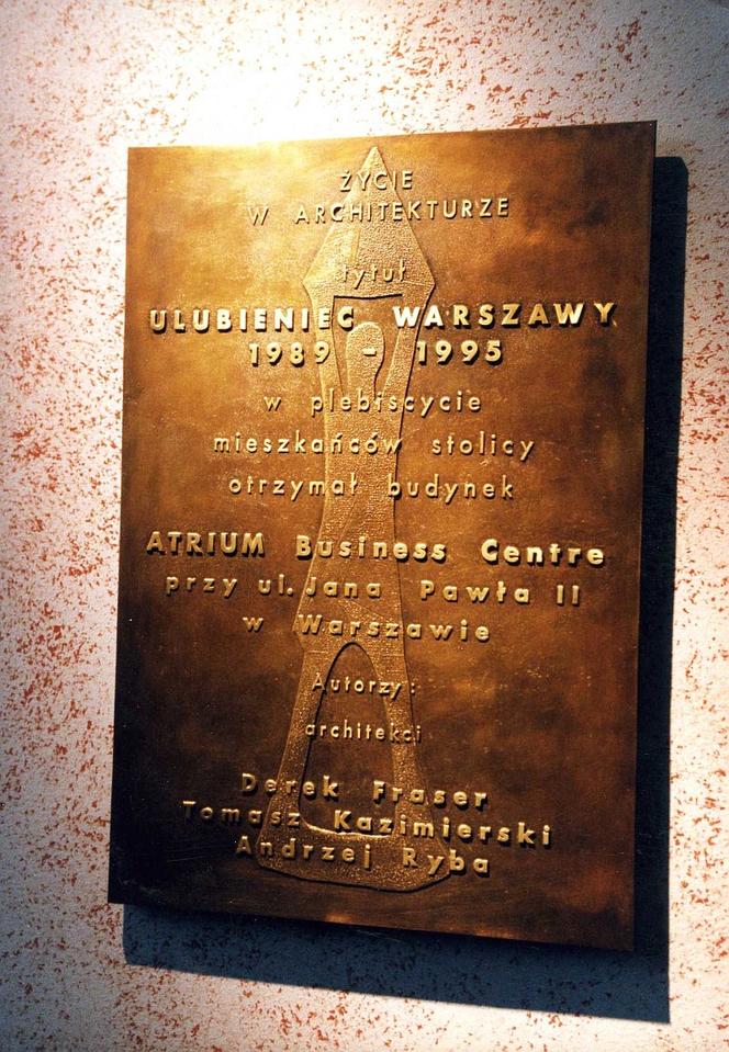 Tablica pamiątkowa – Ulubieniec Warszawy