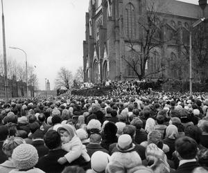 Białystok. Obchody Milenium Chrztu Polski z 1966 r. Na wydarzeniu obecny Karol Wojtyła [ZDJĘCIA]