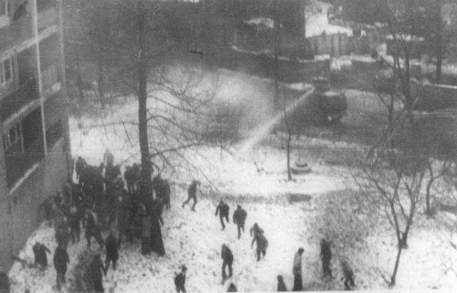 Masakra na Śląsku. Padły strzały, a ciała ofiar leżały na czerwonym od krwi śniegu. "To największa zbrodnia stanu wojennego"