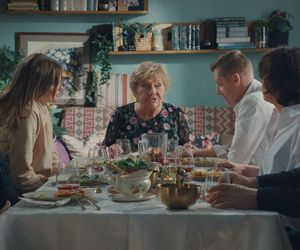 M jak miłość odc. 1881.Paweł (Rafał Mroczek), Franka (Dominika Kachlik),Barbara (Teresa Lipowska), Marysia (Małgorzata Pieńkowska),Rogowski (Robert Moskwa), Bartek (Arkadiusz Smoleński), Dorota (Iwona Rejzner)