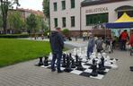 Gliwice: Planszówki w plenerze i gigantyczne szachy na skwerze pod biblioteką