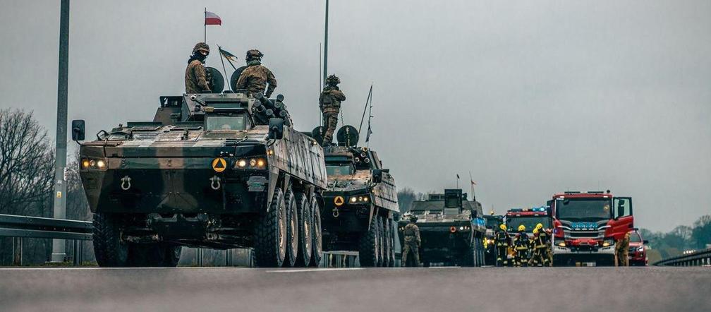 Ćwiczenia wojskowe na S19 między Kraśnikiem a Niedrzwicą Dużą