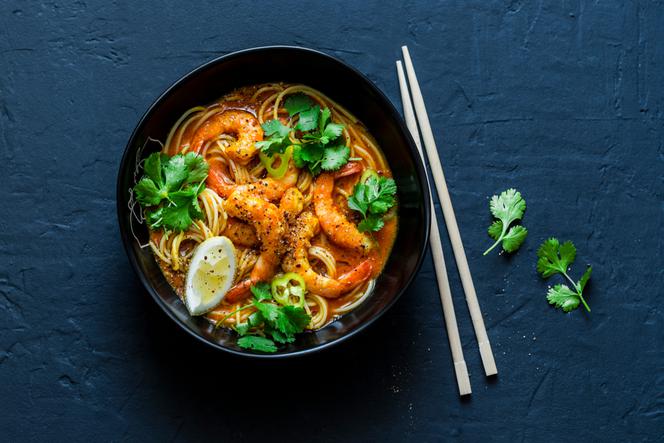 Kokosowe spaghetti z owocami morza