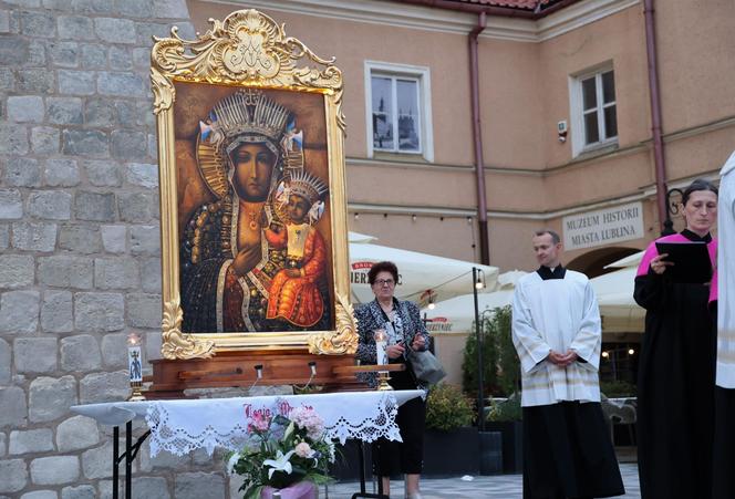 75 lat temu obraz Matki Boskiej w Lublinie zapłakał. Wierni uczcili rocznicę „Cudu lubelskiego” procesją różańcową