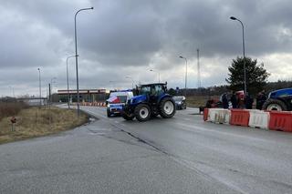 Protest rolników na węźle A2 Zgierz. Jak długo droga będzie zablokowana?