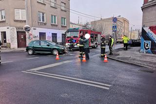 Groźne zderzenie na bydgoskim Szwederowie! Jedna osoba trafiła do szpitala! [ZDJĘCIA]