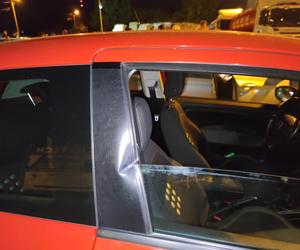 Kobieta zdemolowała auta przy ulicy Pileckiego w Kielcach!