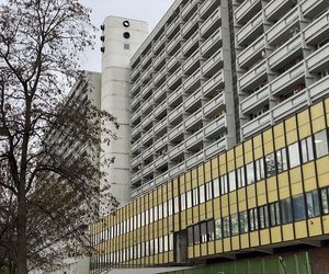 Titanic w centrum Wrocławia. Szesnastopiętrowy galeriowiec przy Powstańców Śląskich to jeden z największych molochów we Wrocławiu