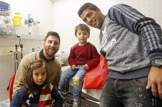 FC Barcelona odwiedziła szpitale