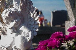 Kiedy 1 listopada w Białymstoku odwiedzić cmentarze? Sprawdziliśmy godziny otwarcia nekropolii