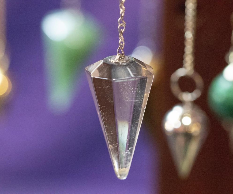 Chorowały na raka, a on badał je wahadełkiem. “Cudowna terapia” doprowadziła do śmierci