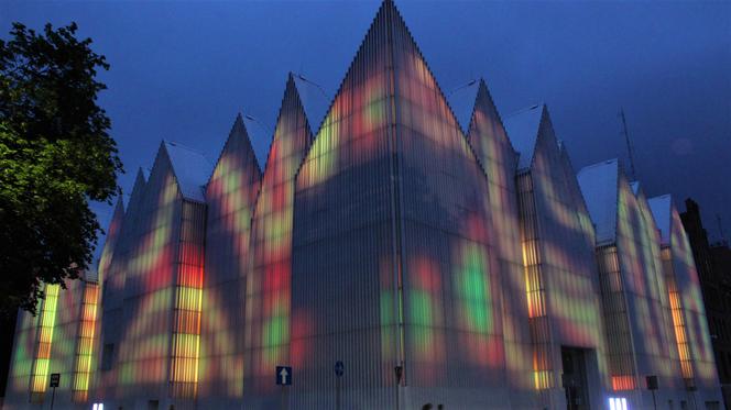 Pokaz iluminacji Filharmonii w Szczecinie z okazji Święta Muzyki