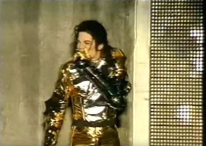 Michael Jackson zmarł 16 lat temu. Gdy odwiedził Polskę, wszyscy wstrzymali oddech. Te zdjęcia zachwycają
