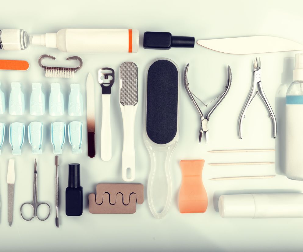 Akcesoria do manicure i pedicure umożliwiają dbanie o paznokcie w domowym zaciszu.