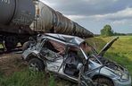 Wołyńce. Młody kierowca wjechał wprost pod nadjeżdżający pociąg towarowy