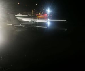 Awionetka runęła do jeziora międzybrodzkiego w Żywcu. Pilot uratowany, awionetka również