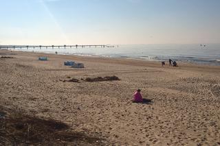 Pierwsze parawany na plaży w Międzyzdrojach