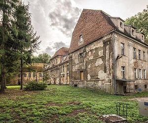1. Opuszczony Pałac w Sławie Wielkopolskiej