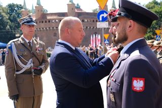 Obchody Święta Wojska Polskiego w Krakowie. Żołnierze przemaszerowali przez miasto [GALERIA]