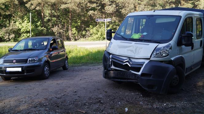 Wypadek w podbydgoskim Maksymilianowie. Zderzyły się dwa samochody! [ZDJĘCIA]